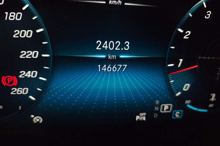Used Mercedes-Benz GLC 2020 Facelift GLC 260 L 4MATIC Luxury Edition Odometer Close Up