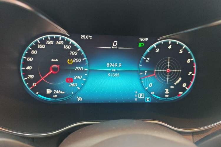 Used Mercedes-Benz GLC 2020 Facelifted GLC 260 L 4MATIC Dynamic Edition Odometer Close Up