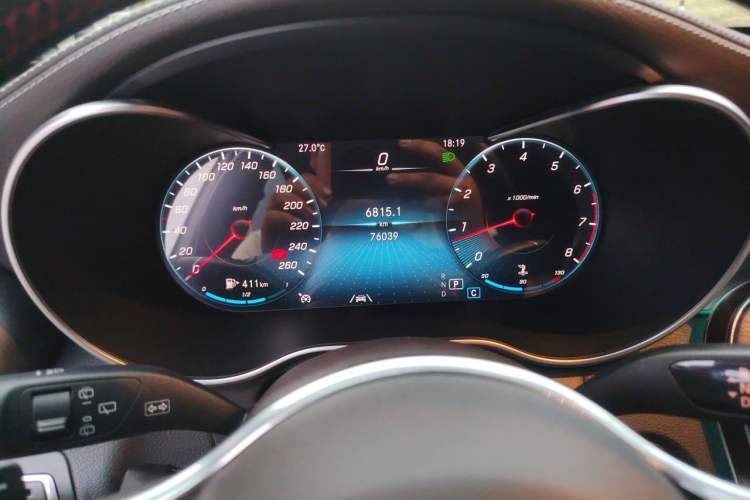 Used Mercedes-Benz GLC 2020 GLC 300 L 4MATIC Dynamic Edition Odometer Close Up