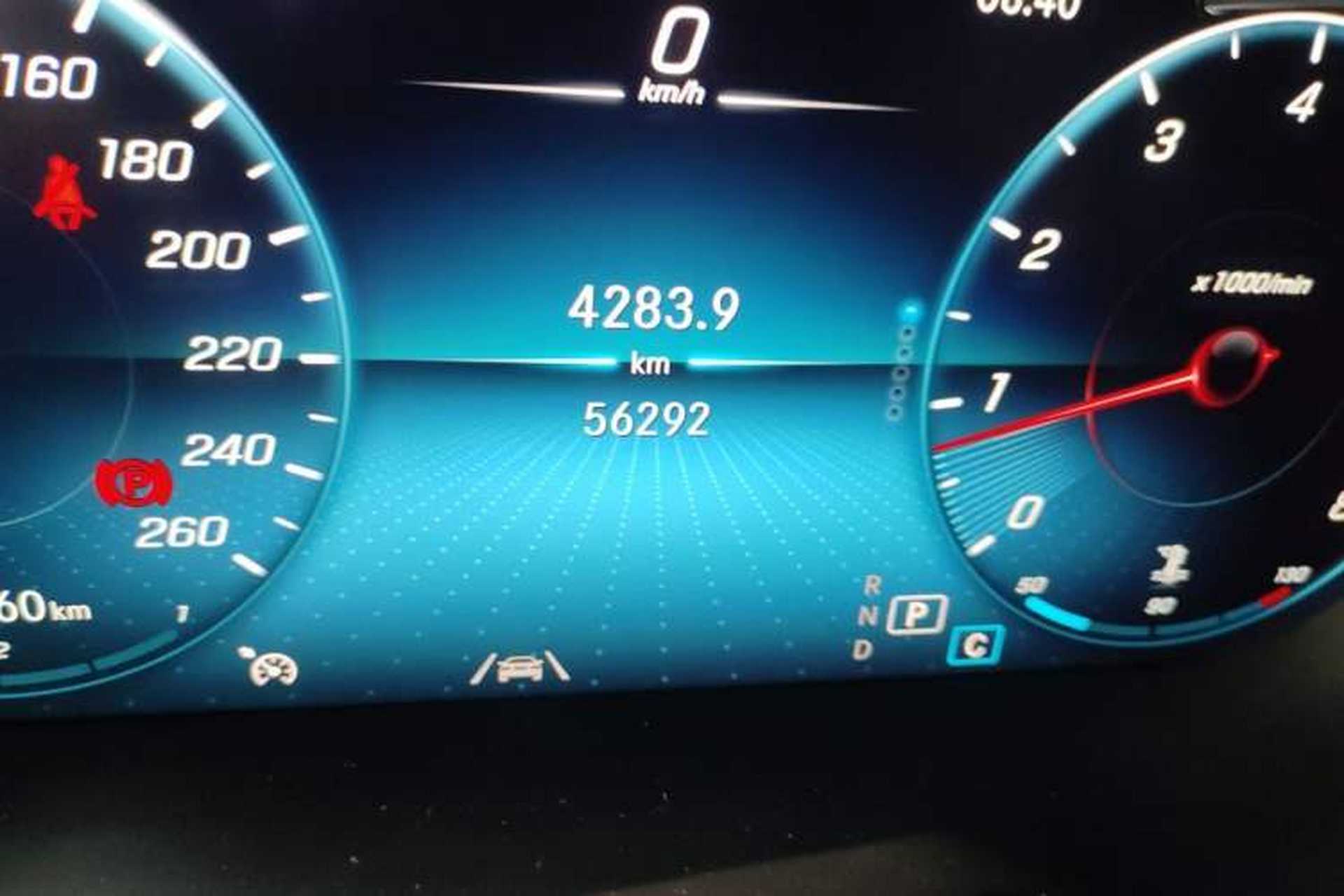 Used Mercedes-Benz GLC 2020 GLC 300 L 4MATIC Dynamic Edition Odometer Close Up