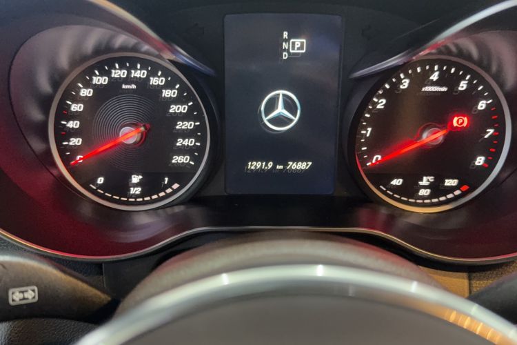 Used Mercedes-Benz GLC 2020 GLC 260 L 4MATIC Dynamic Model Odometer Close Up
