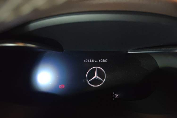 Used Mercedes-Benz GLC 2020 GLC 260 L 4MATIC Luxury Model Odometer Close Up