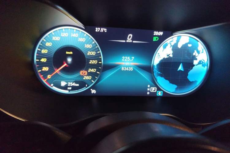 Used Mercedes-Benz GLC 2020 Facelifted GLC 260 L 4MATIC Dynamic Edition Odometer Close Up