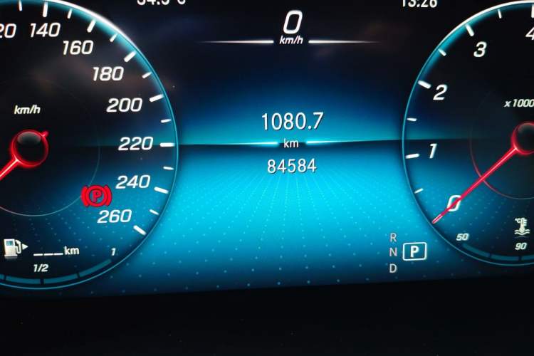 Used Mercedes-Benz GLC 2020 Facelift GLC 300 L 4MATIC Dynamic Edition Odometer Close Up