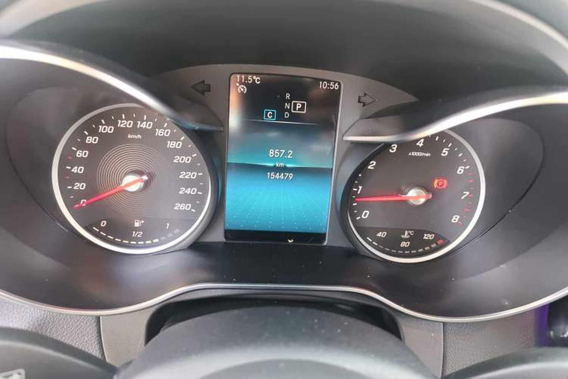 Used Mercedes-Benz GLC 2020 GLC 260 L 4MATIC Dynamic Model Odometer Close Up