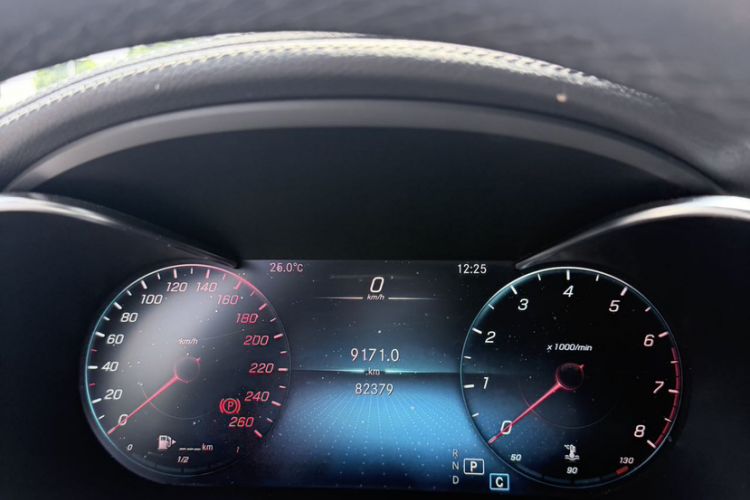 Used Mercedes-Benz GLC 2020 Facelift GLC 300 L 4MATIC Dynamic Edition Odometer Close Up