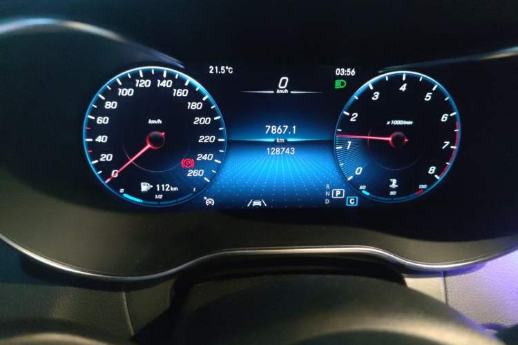 Used Mercedes-Benz GLC 2020 GLC 300 L 4MATIC Dynamic Edition Odometer Close Up