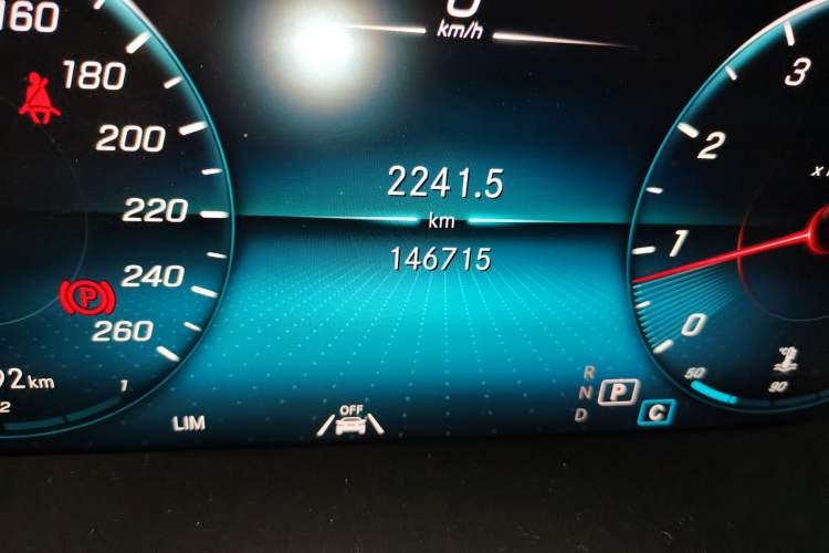 Used Mercedes-Benz GLC 2020 Facelift GLC 300 L 4MATIC Dynamic Edition Odometer Close Up