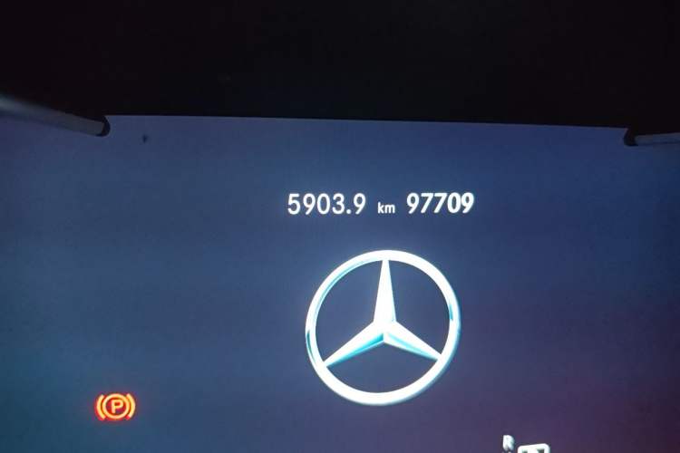 Used Mercedes-Benz GLC 2020 GLC 300 L 4MATIC Dynamic Edition Odometer Close Up