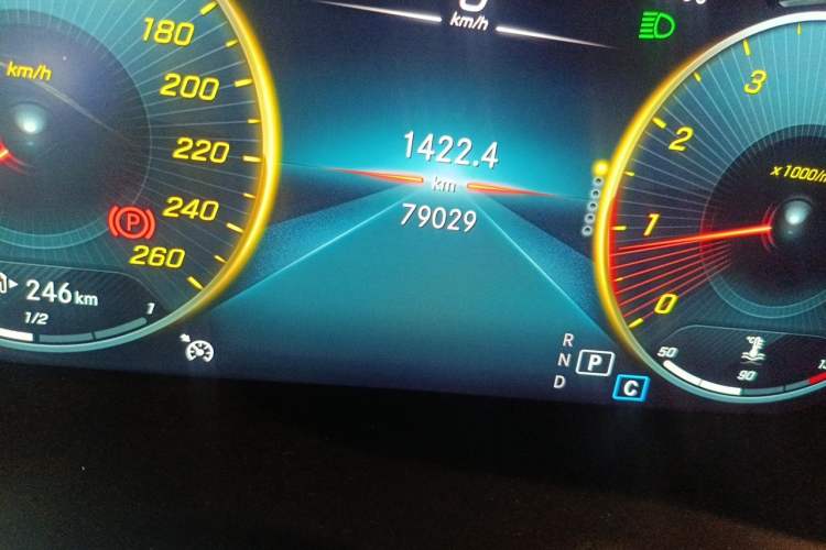 Used Mercedes-Benz GLC 2020 Facelift GLC 260 L 4MATIC Luxury Edition Odometer Close Up