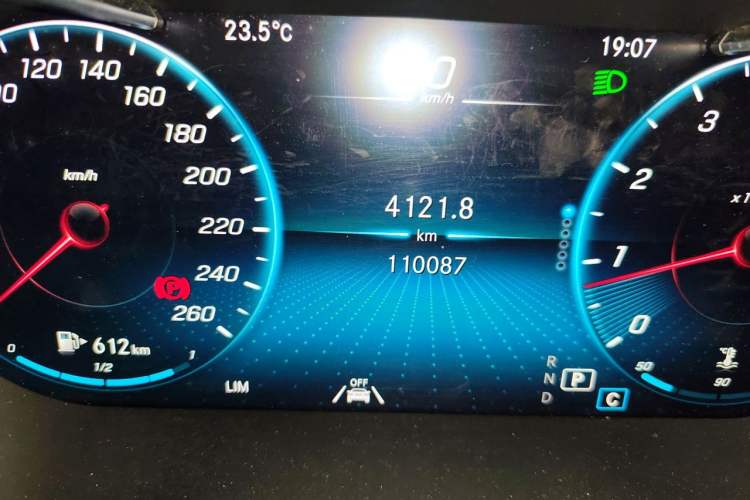 Used Mercedes-Benz GLC 2020 GLC 300 L 4MATIC Luxury Model Odometer Close Up