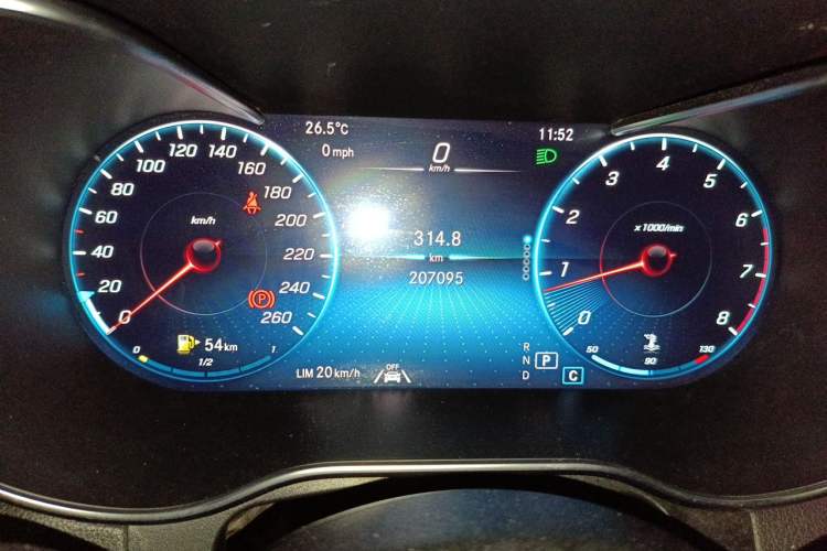 Used Mercedes-Benz GLC 2020 Facelift GLC 300 L 4MATIC Dynamic Edition Odometer Close Up