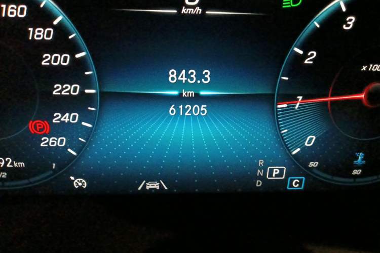 Used Mercedes-Benz GLC 2020 GLC 300 L 4MATIC Dynamic Edition Odometer Close Up