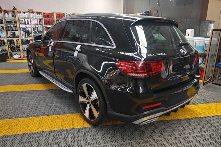 Used Mercedes-Benz GLC 2020 GLC 300 L 4MATIC Luxury Model Rear Left 45 Deg