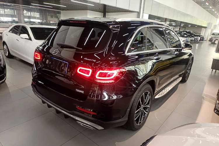 Used Mercedes-Benz GLC 2020 Facelift GLC 260 L 4MATIC Luxury Edition Rear Right 45 Deg