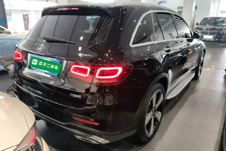 Used Mercedes-Benz GLC 2020 GLC 300 L 4MATIC Luxury Model Rear Right 45 Deg