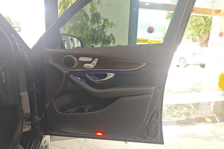 Used Mercedes-Benz GLC 2020 Facelift GLC 300 L 4MATIC Dynamic Edition Right Front Door Interior