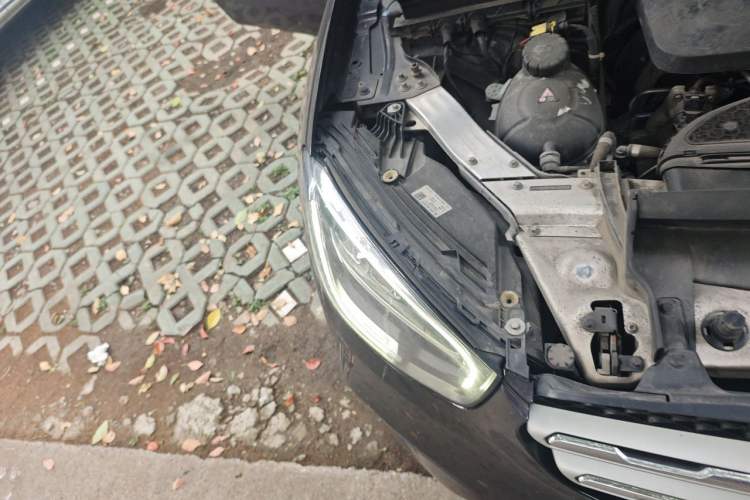 Used Mercedes-Benz GLC 2020 Facelifted GLC 260 L 4MATIC Dynamic Edition Right Front Headlight