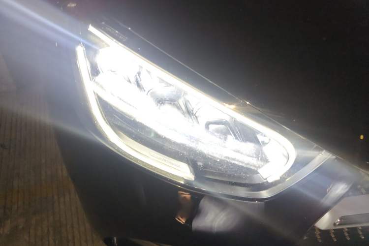 Used Mercedes-Benz GLC 2020 Facelift GLC 260 L 4MATIC Luxury Edition Right Front Headlight