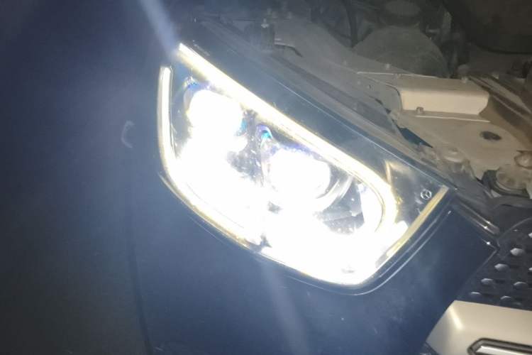 Used Mercedes-Benz GLC 2020 Facelift GLC 260 L 4MATIC Luxury Edition Right Front Headlight