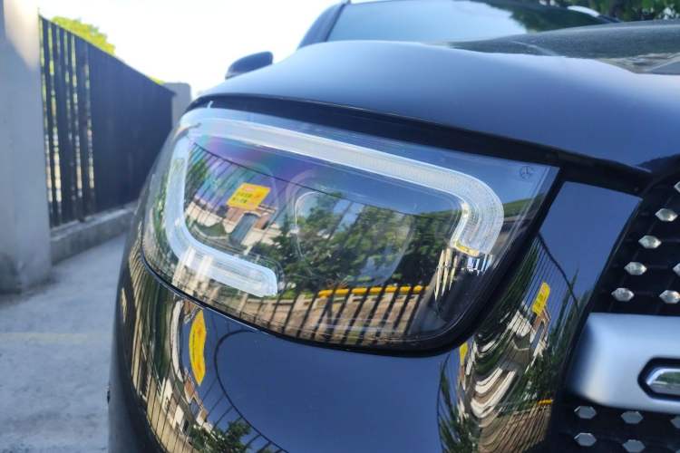 Used Mercedes-Benz GLC 2020 Facelifted GLC 300 L 4MATIC AMG-Line Right Front Headlight