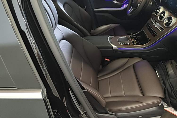 Used Mercedes-Benz GLC 2020 Facelift GLC 300 L 4MATIC Dynamic Edition Right Front Seat