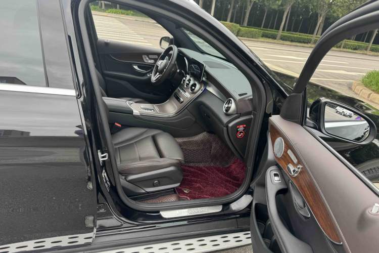 Used Mercedes-Benz GLC 2020 GLC 300 L 4MATIC Luxury Model Right Front Seat