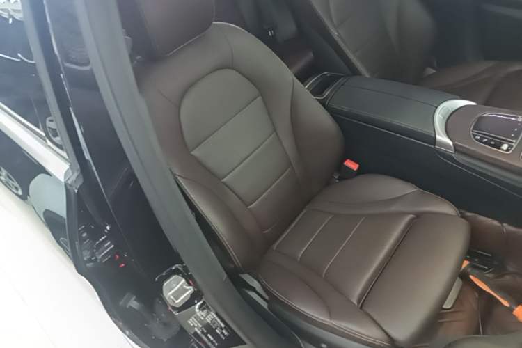 Used Mercedes-Benz GLC 2020 Facelifted GLC 260 L 4MATIC Dynamic Edition Right Front Seat
