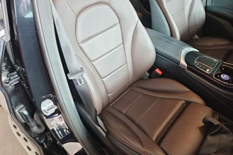 Used Mercedes-Benz GLC 2020 GLC 260 L 4MATIC Dynamic Model Right Front Seat