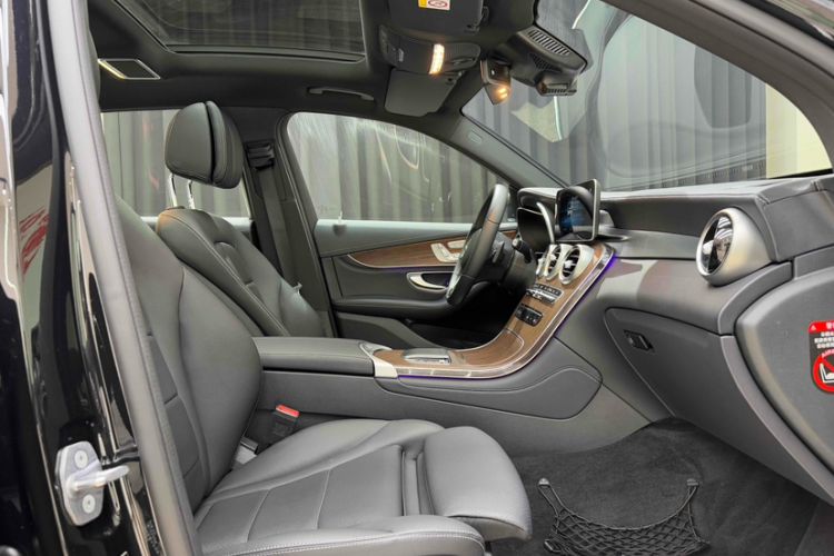 Used Mercedes-Benz GLC 2020 GLC 300 L 4MATIC Luxury Model Right Front Seat