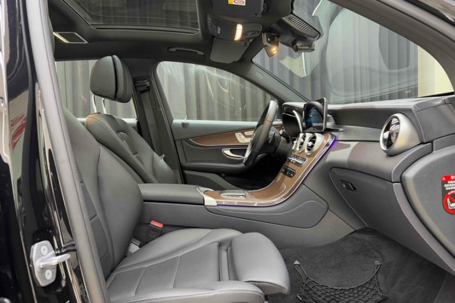Used Mercedes-Benz GLC 2020 GLC 300 L 4MATIC Luxury Model Right Front Seat