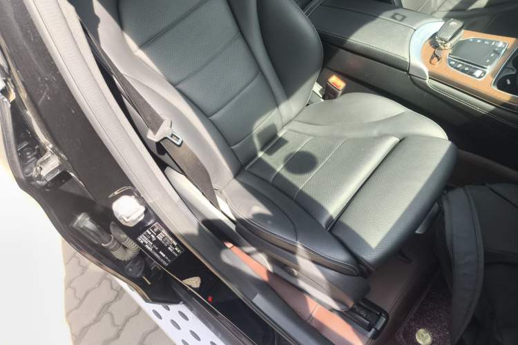 Used Mercedes-Benz GLC 2020 GLC 260 L 4MATIC Luxury Model Right Front Seat