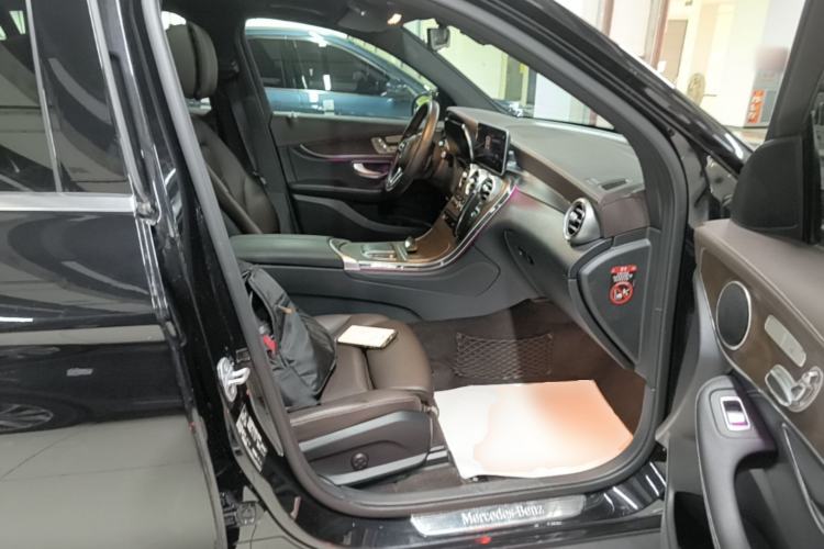 Used Mercedes-Benz GLC 2020 GLC 260 L 4MATIC Luxury Model Right Front Seat