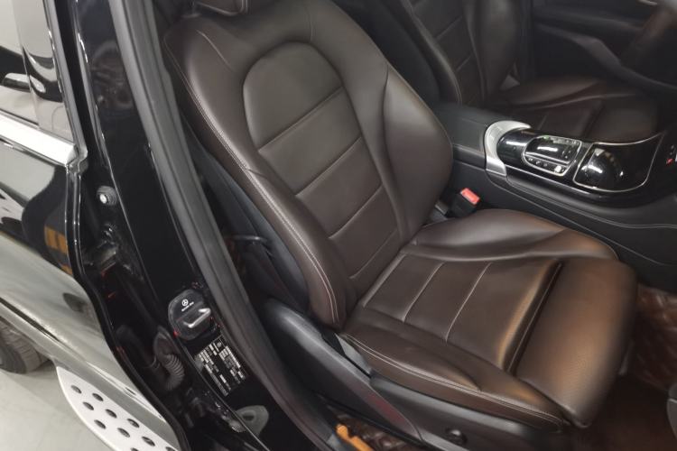 Used Mercedes-Benz GLC 2020 GLC 260 L 4MATIC Dynamic Model Right Front Seat