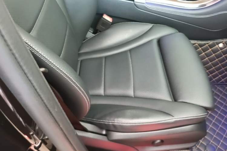 Used Mercedes-Benz GLC 2020 GLC 300 L 4MATIC Dynamic Edition Right Front Seat
