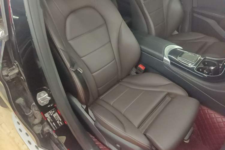 Used Mercedes-Benz GLC 2020 GLC 260 L 4MATIC Dynamic Model Right Front Seat