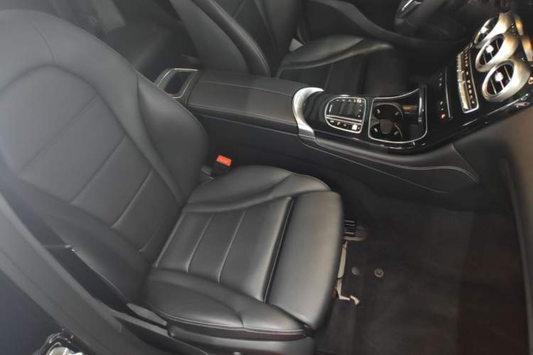 Used Mercedes-Benz GLC 2020 Facelifted GLC 260 L 4MATIC Dynamic Edition Right Front Seat