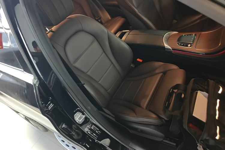 Used Mercedes-Benz GLC 2020 GLC 300 L 4MATIC Luxury Model Right Front Seat