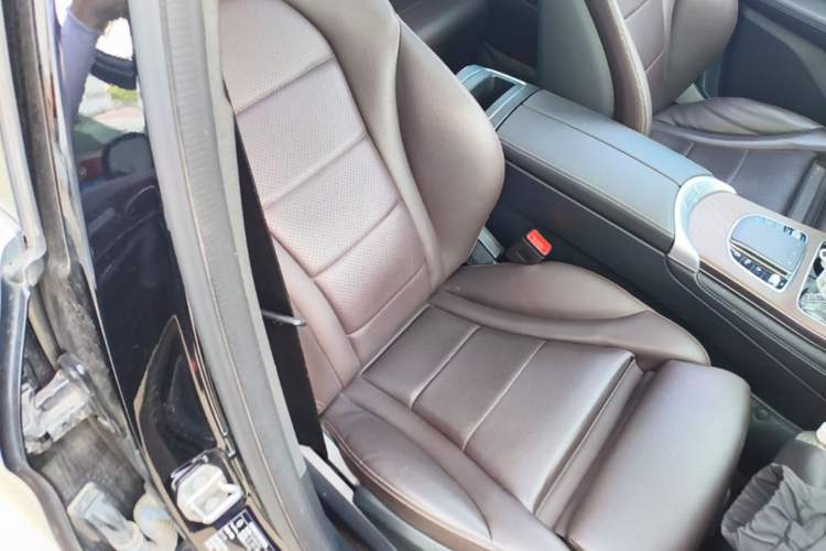 Used Mercedes-Benz GLC 2020 Facelift GLC 260 L 4MATIC Luxury Edition Right Front Seat