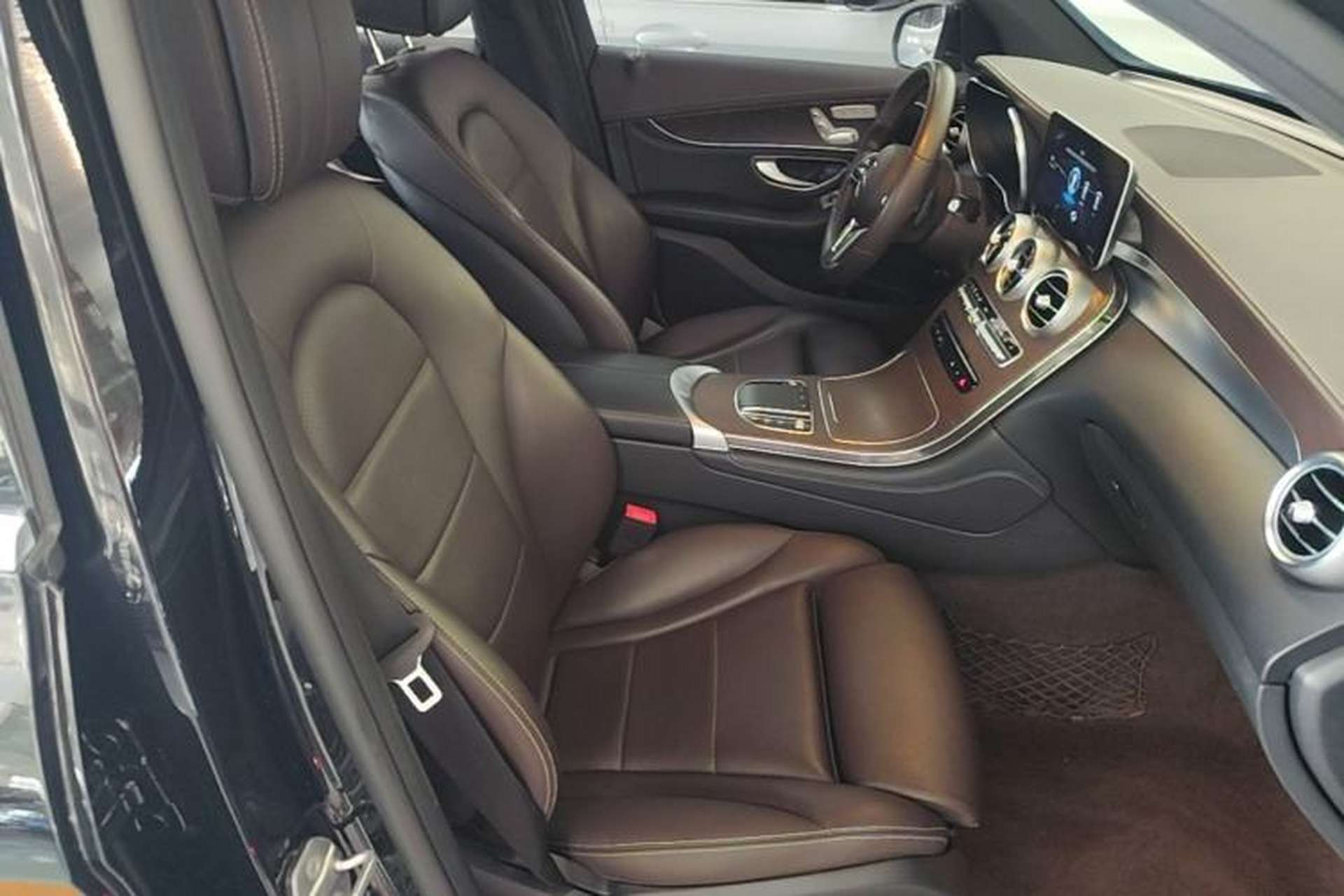 Used Mercedes-Benz GLC 2020 GLC 260 L 4MATIC Luxury Model Right Front Seat