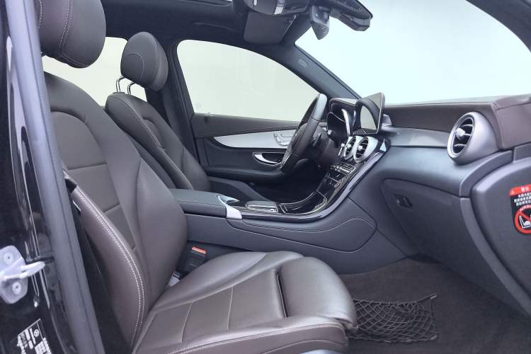 Used Mercedes-Benz GLC 2020 GLC 260 L 4MATIC Dynamic Model Right Front Seat