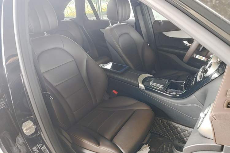 Used Mercedes-Benz GLC 2020 Facelifted GLC 260 L 4MATIC Dynamic Edition Right Front Seat