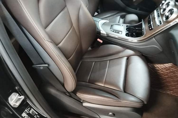 Used Mercedes-Benz GLC 2020 GLC 300 L 4MATIC Dynamic Edition Right Front Seat