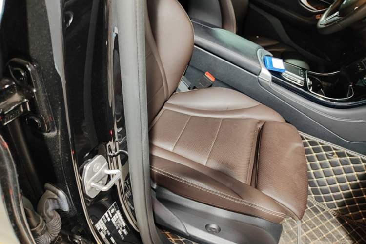 Used Mercedes-Benz GLC 2020 Facelifted GLC 260 L 4MATIC Dynamic Edition Right Front Seat
