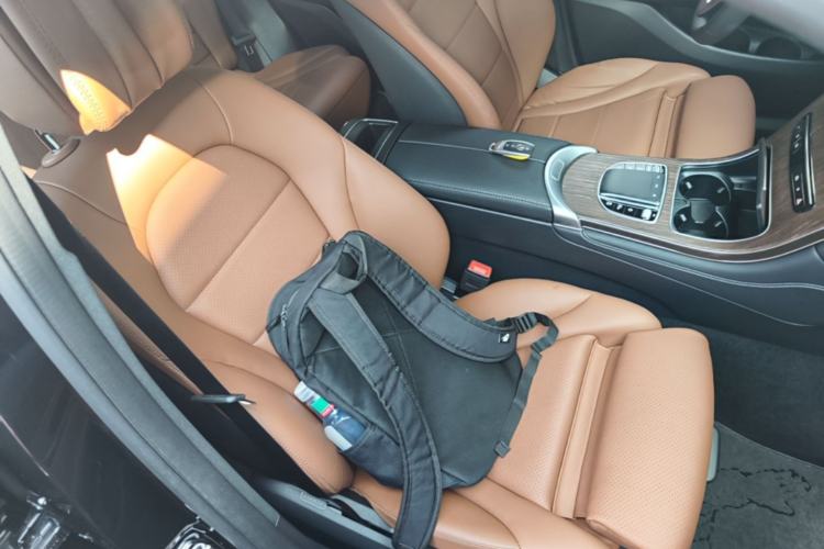Used Mercedes-Benz GLC 2020 Facelifted GLC 300 L 4MATIC Luxury Edition Right Front Seat