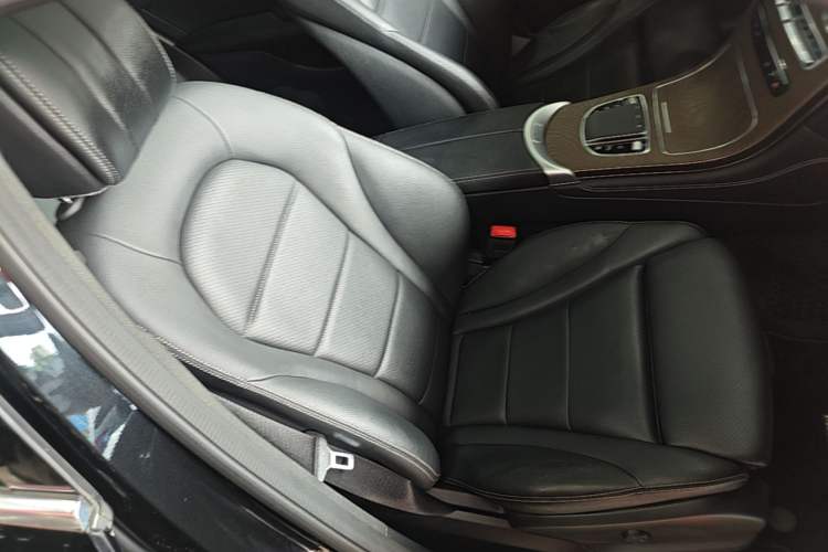 Used Mercedes-Benz GLC 2020 GLC 260 L 4MATIC Luxury Model Right Front Seat