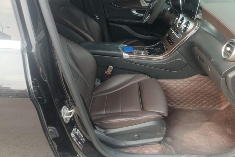 Used Mercedes-Benz GLC 2020 Facelift GLC 300 L 4MATIC Dynamic Edition Right Front Seat