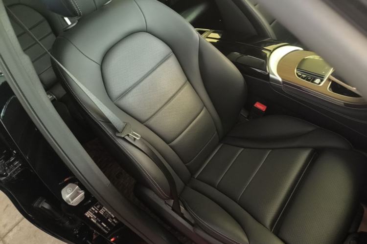 Used Mercedes-Benz GLC 2020 Facelifted GLC 300 L 4MATIC Luxury Edition Right Front Seat