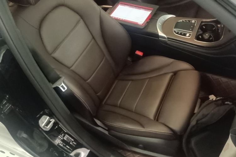 Used Mercedes-Benz GLC 2020 Facelift GLC 260 L 4MATIC Luxury Edition Right Front Seat
