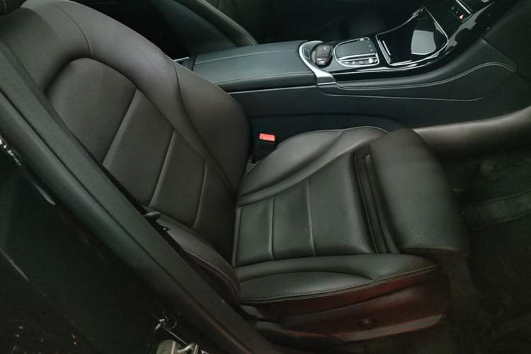 Used Mercedes-Benz GLC 2020 Facelifted GLC 260 L 4MATIC Dynamic Edition Right Front Seat